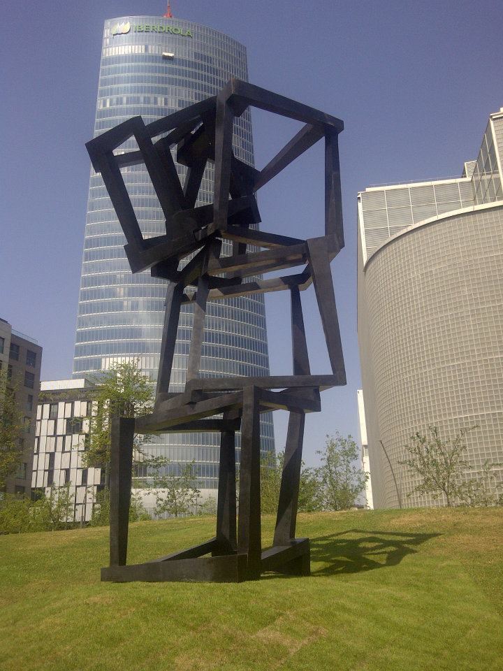 Jedd Novatt Bilbao inaugura una escultura de Jedd Novatt junto a la
