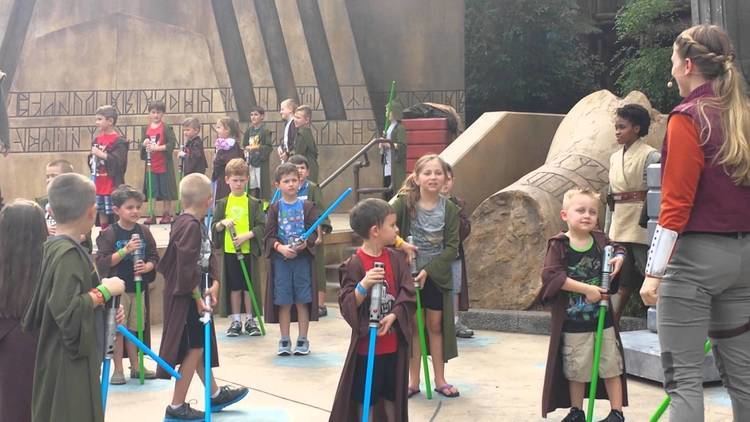 Jedi Training: Trials of the Temple Jedi Training Trials of the Temple w Darth Vader Disney Hollywood