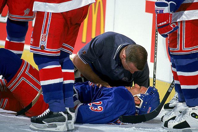 File:Jeff Beukeboom NY Rangers Vancouver 1997 (cropped).jpg - Wikipedia