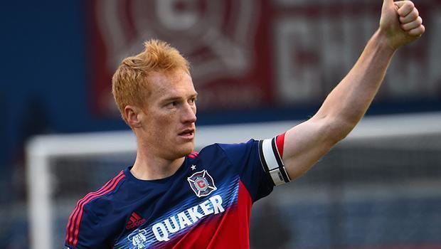 Jeff Larentowicz Galaxy sign free agent midfielder Jeff Larentowicz 100