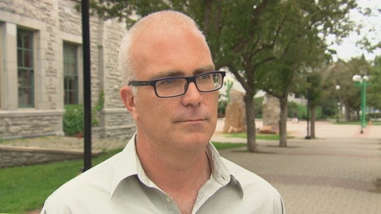 Jeff Leiper Rude text prompts councillor to call for referee in infill disputes