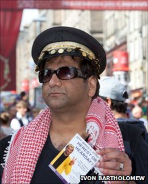 Jeff Mirza Gaddafi comic Jeff Mirza attacked at Edinburgh Fringe