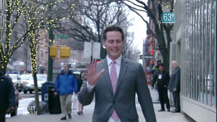 Jeff Smith on Twitter: "They caught me on @LiveKellyRyan walking into work,  so I gave them a quick forecast. Clouds/fog now, but sun and low 70s this  afternoon.... Enjoy! @KellyRipa @RyanSeacrest #abc7ny @