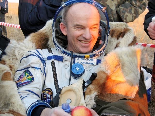 Jeffrey Williams (astronaut) NASA Expedition 13 Landing