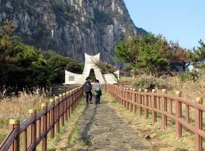Jeju Olle Trail South Korea promotes Jeju Olle Trail as major tourist