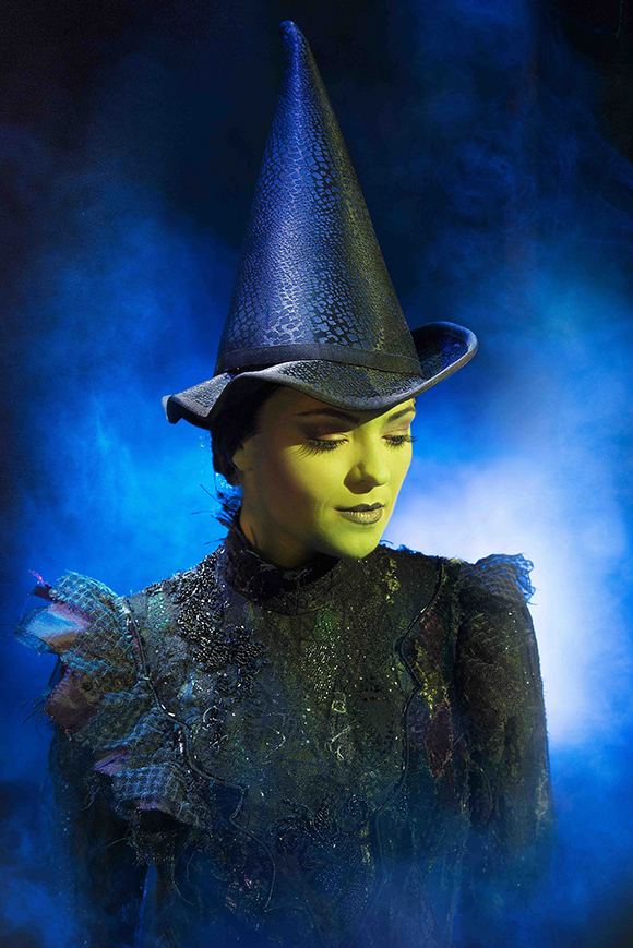 Jennifer DiNoia First look at Jennifer DiNoia as Elphaba in Wicked