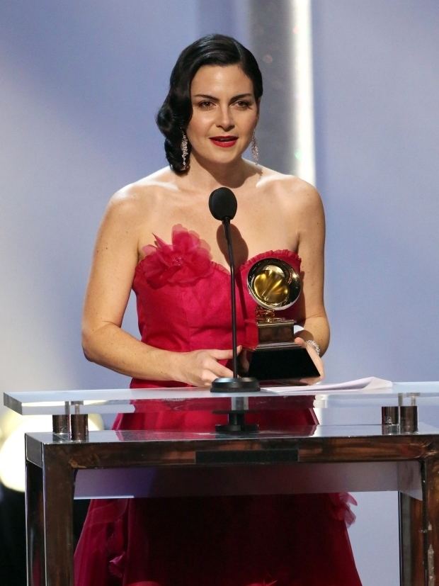 Jennifer Gasoi Montrealer Jennifer Gasoi wins Grammy at pretelecast