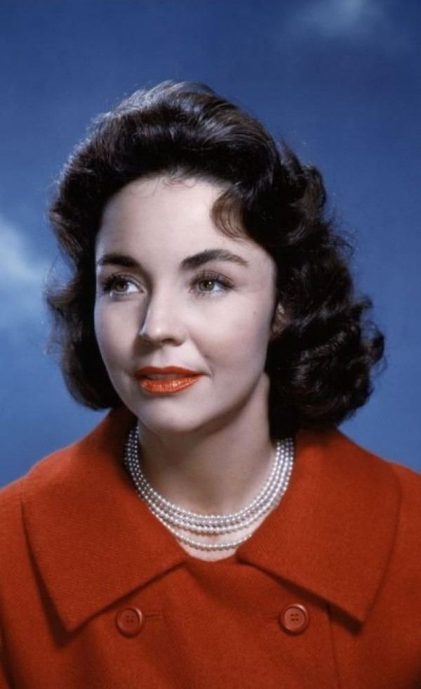 Jennifer Jones 600fulljenniferjonesjpg