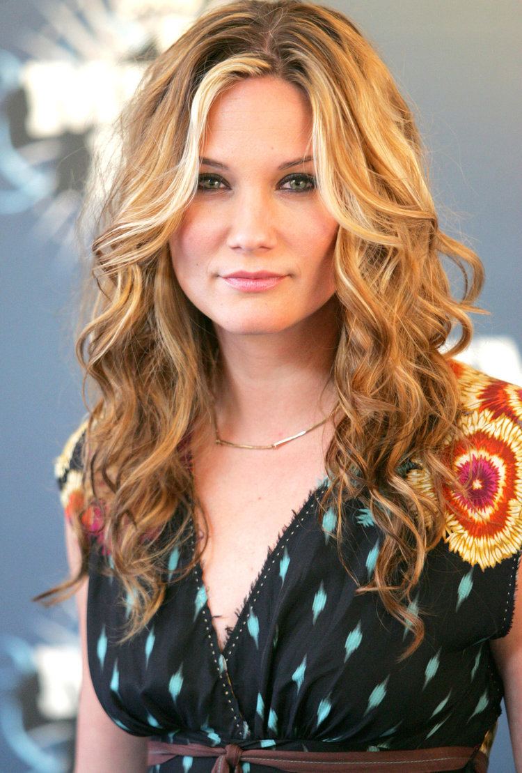 Jennifer Nettles 2025 Suzy Elfrieda