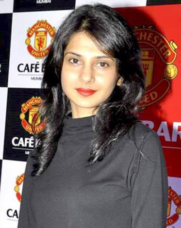 Jennifer Winget httpsuploadwikimediaorgwikipediacommons66