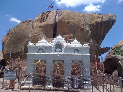 Jenukallu Siddeshwara Temple