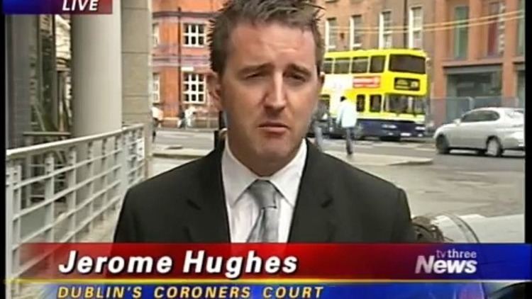 Jerome Hughes Reporter Jerome Hughes attacked live on TV3 Video Dailymotion