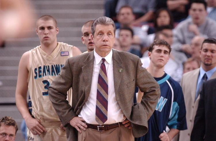 Jerry Wainwright Hoops M Jerry Wainwright weighs in on UNCW coach search