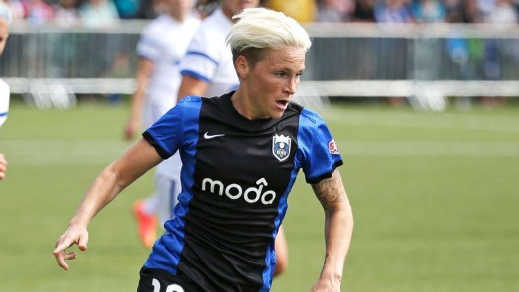 Jess Fishlock Jessica Fishlock Keelin Winters at heart of Seattle Reign FCs NWSL run