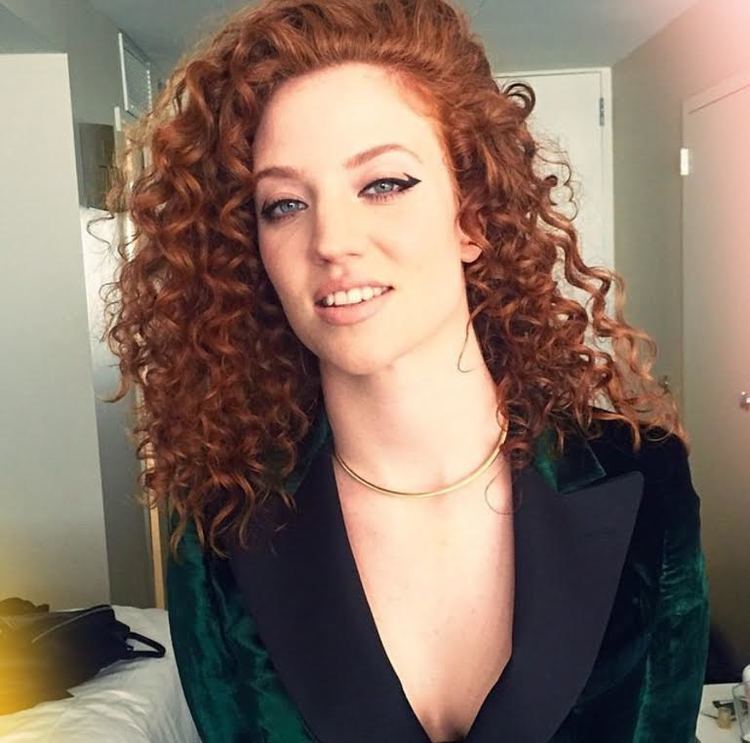Jess Glynne Recreate Jess Glynne39s Curls at the Grammys Leonor