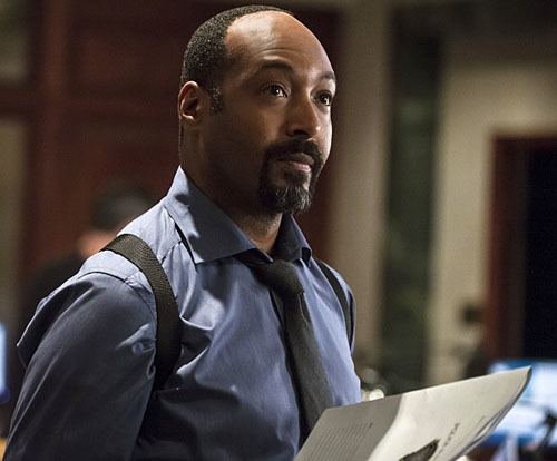 Jesse L. Martin Jesse L Martin Talks The Flash Why He Joined the Show and More
