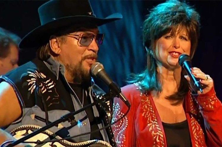 Jessi Colter Watch Waylon Jennings and Jessi Colter Sing Their Final Duet
