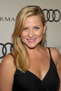 Jessica Capshaw iamediaimdbcomimagesMMV5BMTUzMDUwMzMyNl5BMl5