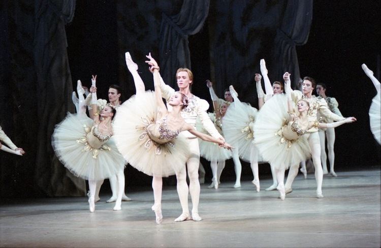 Jewels (ballet) wwwtheballetbagcomwpcontentuploads200905Di