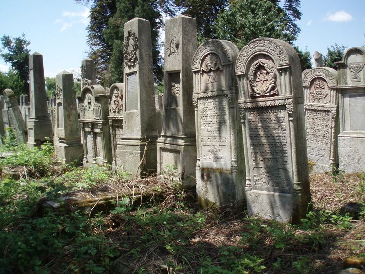 Jewish cemetery FileJewish cemetery Chernivtsijpg Wikimedia Commons