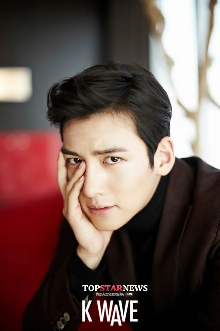 Ji Chang-wook MagazinePreviewHealer Ji Chang Wook gives warm healing