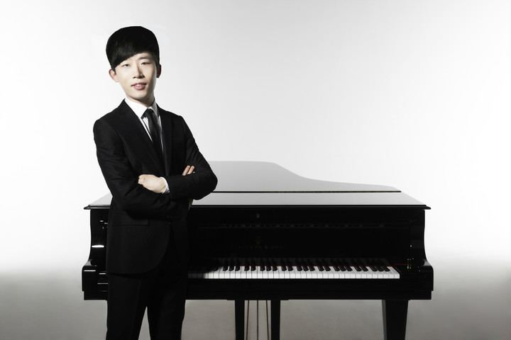 Ji Liu (pianist) Ji Liu Classical Concert Pianist