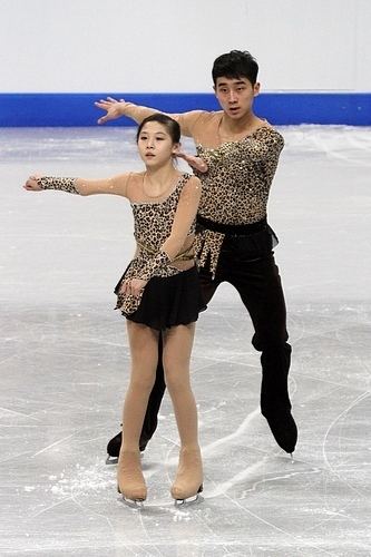 Jiang Bo (figure skater)