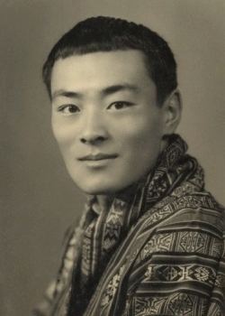 Jigme Dorji Wangchuck bhutan3