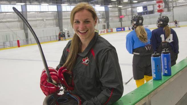Jillian Saulnier Jillian Saulnier up for top college hockey award The