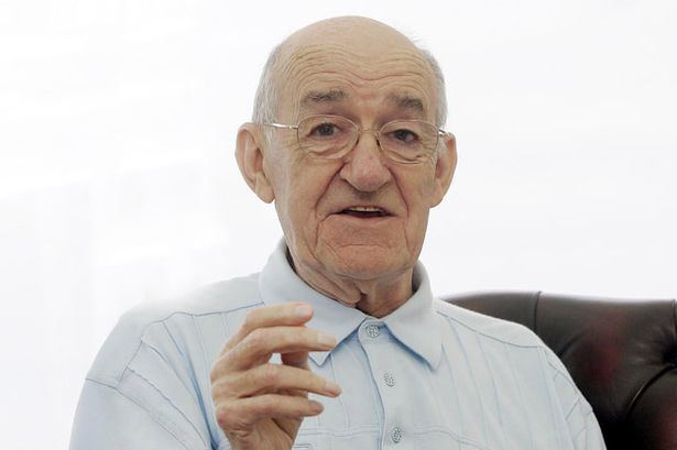 Jim Bowen Jim Bowen on his brush with death laughing his way back