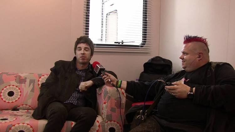 Jim Gellatly T In The Park 2012 Jim Gellatly talks to Noel Gallagher YouTube