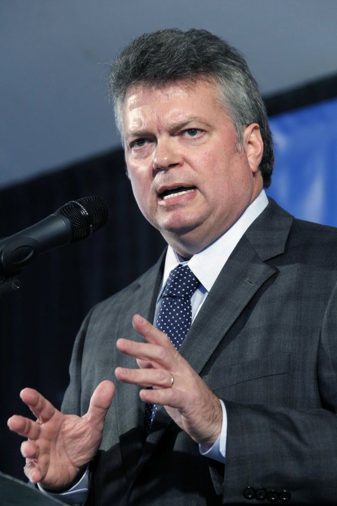 Jim Hood AG Jim Hood issues nonbinding opinion that governor can39t