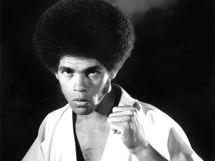 Jim Kelly (martial artist) Jim Kelly martial artist and 39Enter the Dragon39 star