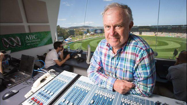 Jim Maxwell (commentator) Cricket39s voice of summer just a relaxed storyteller The