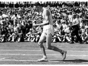 Jim Peters (athlete) Marathoner Jim Peters brush with death at the 1954 Empire Games
