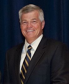 Jim Tracy (politician) httpsuploadwikimediaorgwikipediacommonsthu