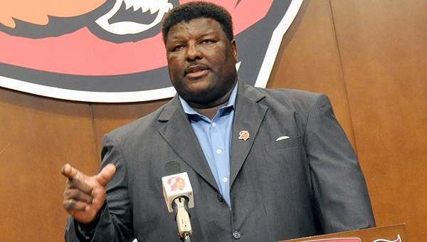 Jimmie Giles Former Bucs players praise NFL concussion settlement TBO