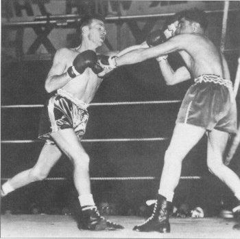 Jimmy Carruthers Vic Toweel vs Jimmy Carruthers 1st meeting BoxRec