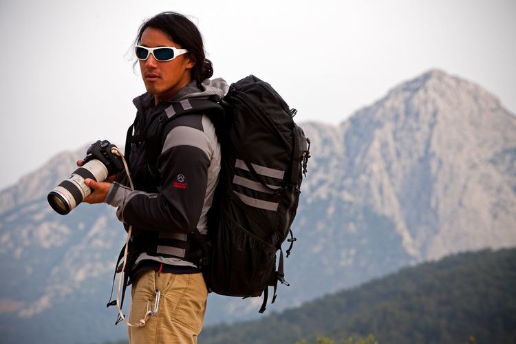 Jimmy Chin Photos from the Edge How Adventurer Jimmy Chin Makes a