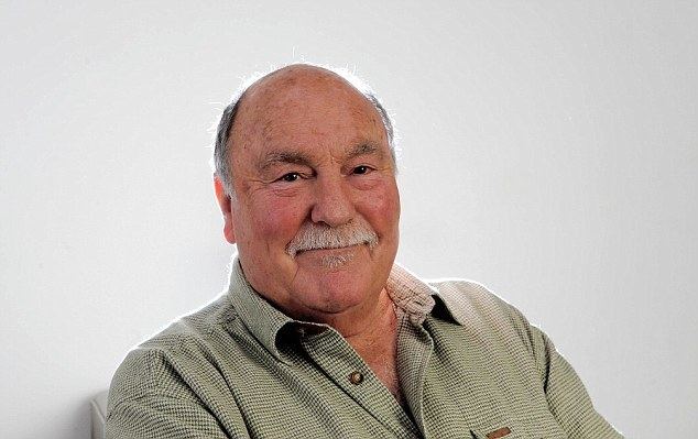 Jimmy Greaves Tottenham legend Jimmy Greaves is proud to be a 39Yid39 and