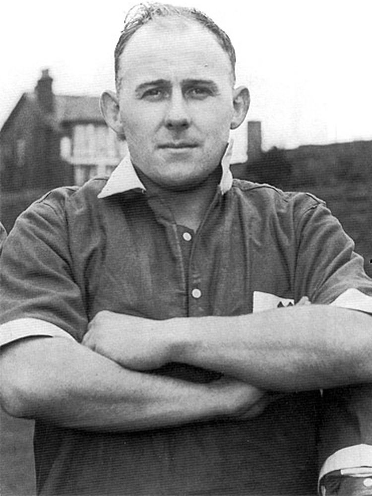 Jimmy Jones (footballer, born 1928) Jimmy Jones Rumbustious striker whose goals made him one of the