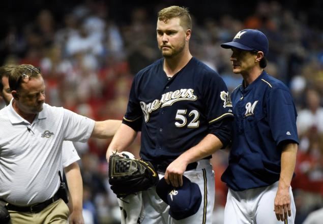 Jimmy Nelson (baseball) Brewers pitcher Jimmy Nelson hit in head by line drive