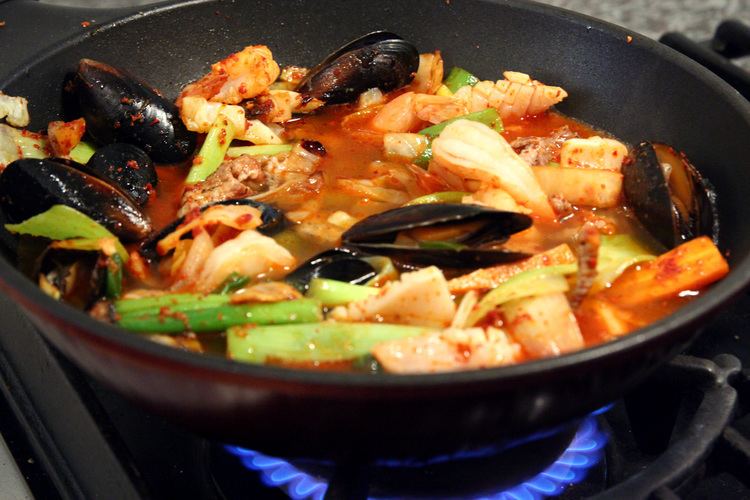 Jjamppong Jjamppong Korean spicy seafood noodle soup recipe Maangchicom