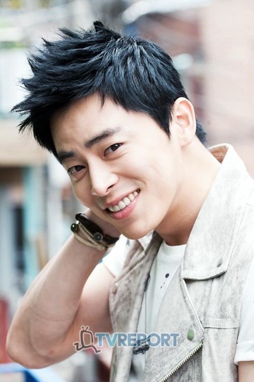 Jo Jung-suk 2ed7acf22d9b4e00b2bbae0d17c493f5jpg