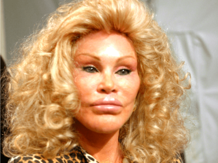 Jocelyn Wildenstein Billionaire socialite Jocelyn Wildenstein biography pictures