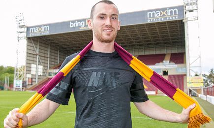 Joe Chalmers Motherwell FC Joe Chalmers signs on at 39Well