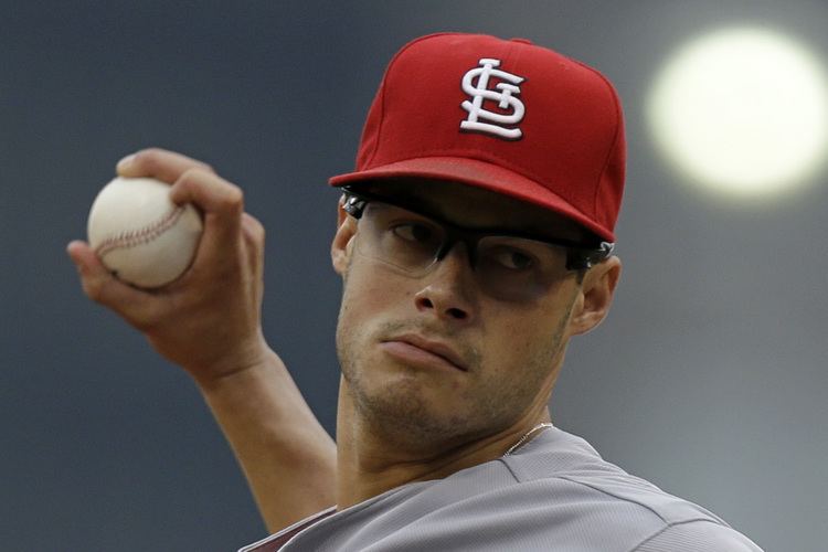 Joe Kelly (pitcher) 5 things you need to know about Cardinals Game 3 starter