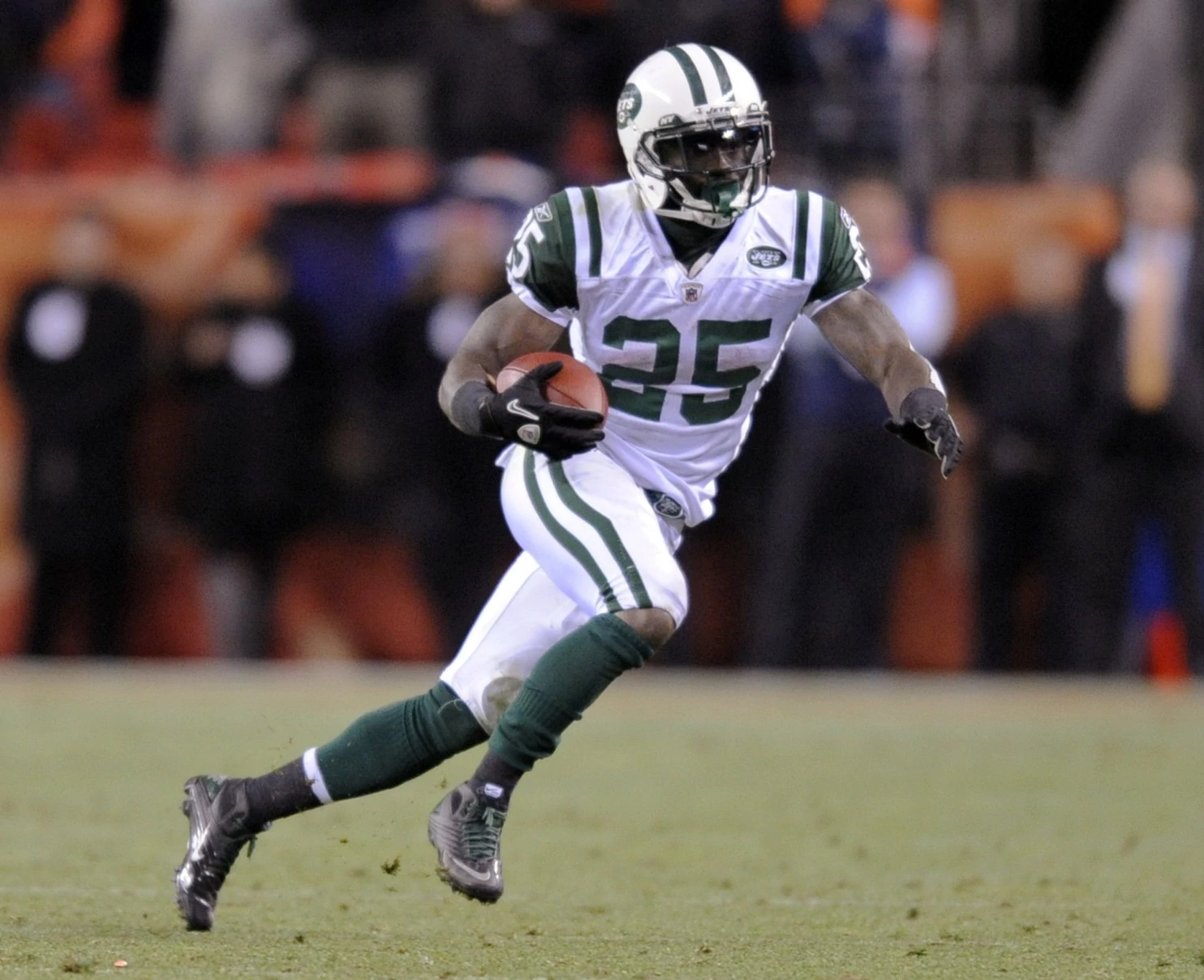 Joe McKnight (politician) Former NFL player Joe McKnight killed in shooting near New Orleans