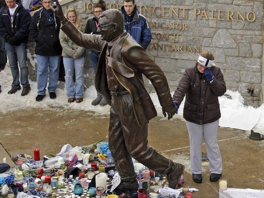 Joe Paterno statue 200 former players ask Penn State to bring back Joe Paterno statue