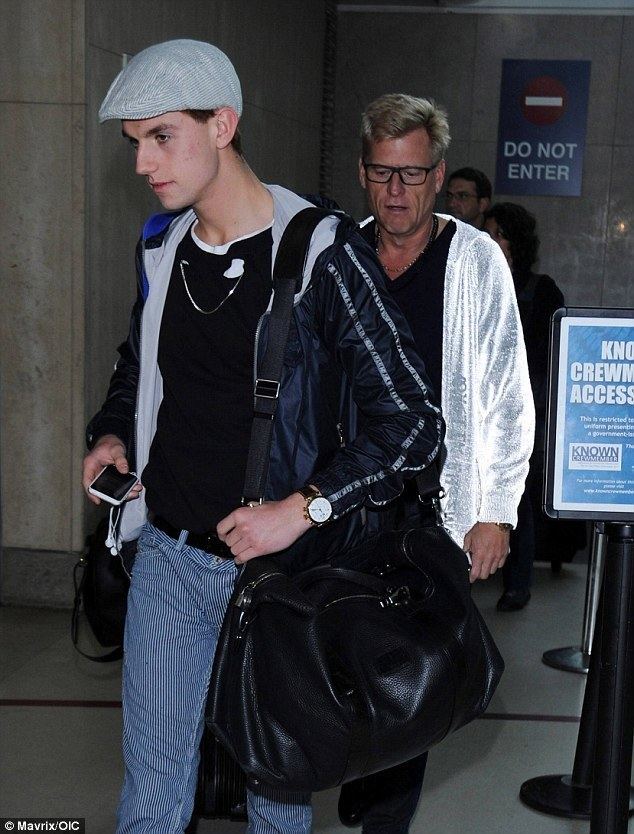 Joe Simpson (footballer) Joe Simpson lands at LAX with model client Jonathan Keith after